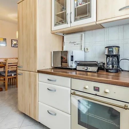 Gorgeous In With Kitchen Holiday home *