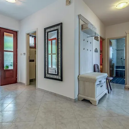 Gorgeous In With Kitchen