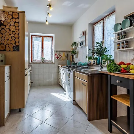 Gorgeous In With Kitchen