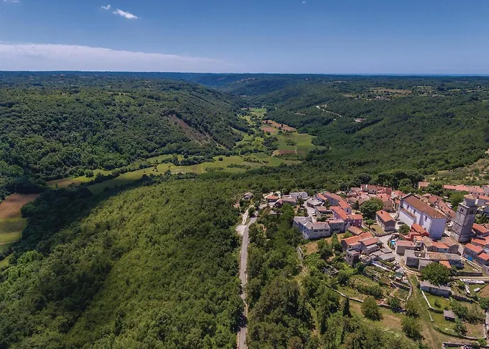 Prázdninový dům Lovely In Tinjan