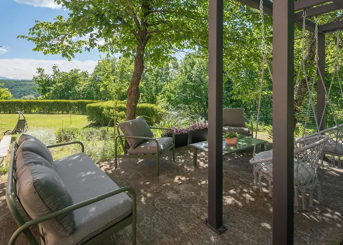 Prázdninový dům Lovely In Tinjan