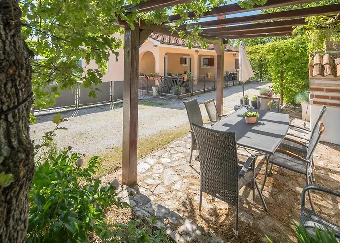 Lovely In Prázdninový dům Tinjan